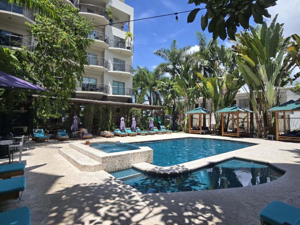 Condo for sale in Jaco Beach, 2 bedrooms, a few blocks from the beach – photo 2