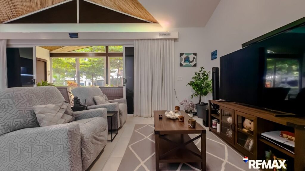 Home for sale in Ciudad del Mar, Jacó: single-level 2-bedroom house in a gated community near the beach – photo 2