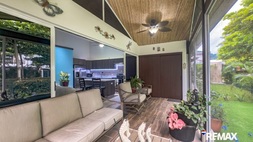 Home for sale in Ciudad del Mar, Jacó: single-level 2-bedroom house in a gated community near the beach – photo 6