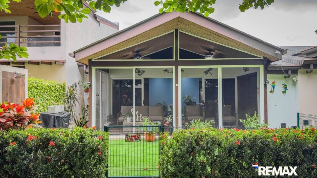 Home for sale in Ciudad del Mar, Jacó: single-level 2-bedroom house in a gated community near the beach – photo 7